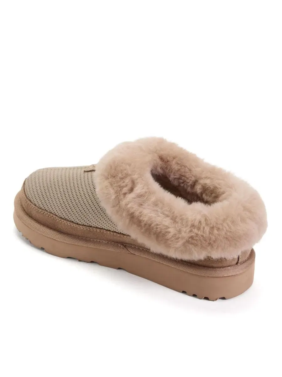 Женские тапочки-клоги Fireside by Adelaide Sport с водоотталкивающим трикотажем, из овчины — изображение 3 из 6, бежевый