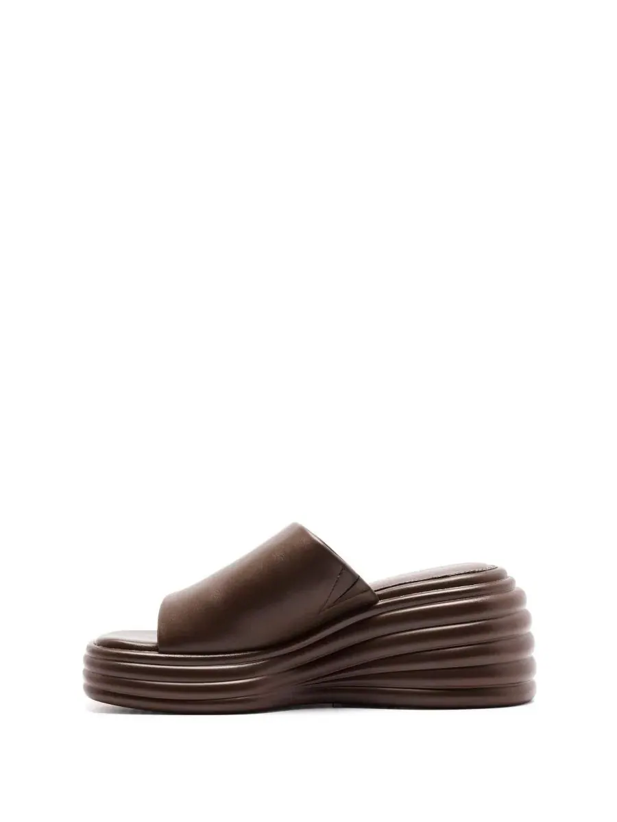 Сандалии-клины с квадратным носком Flaunt Square Toe Wedge Sandal Therapy Australia — изображение 5 из 5, шоколад