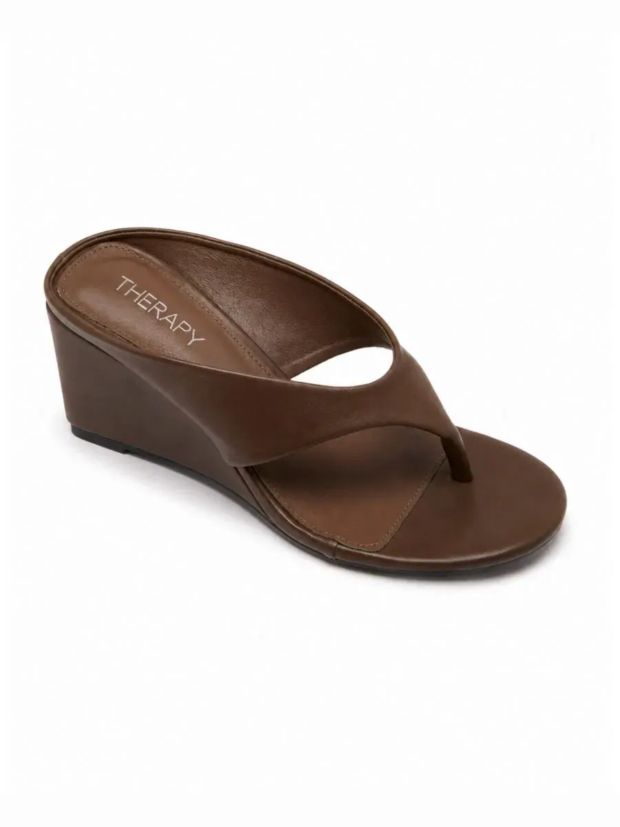 Босоножки-танкетки Sera с ремешками, каблук 5-7 см Therapy Australia, Chocolate Smooth Pu — изображение 1 из 5