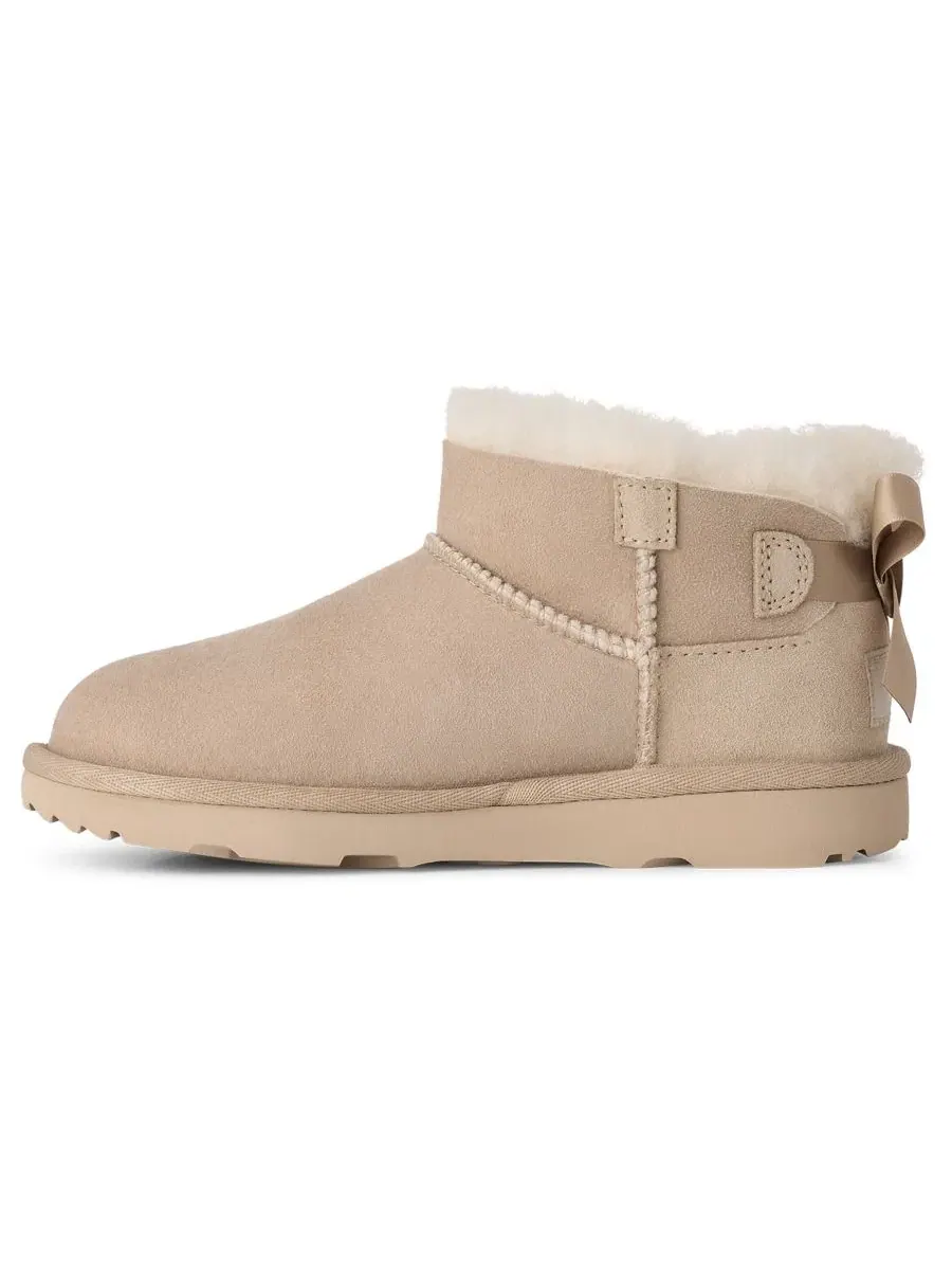 Детские ботинки-угги Ultra Mini Bailey Bow с бантиком UGG — изображение 5 из 6, бежевый