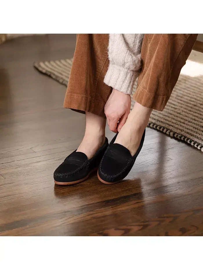 Женские лоферы Mellony Penny из замши Minnetonka — изображение 6 из 6, черный