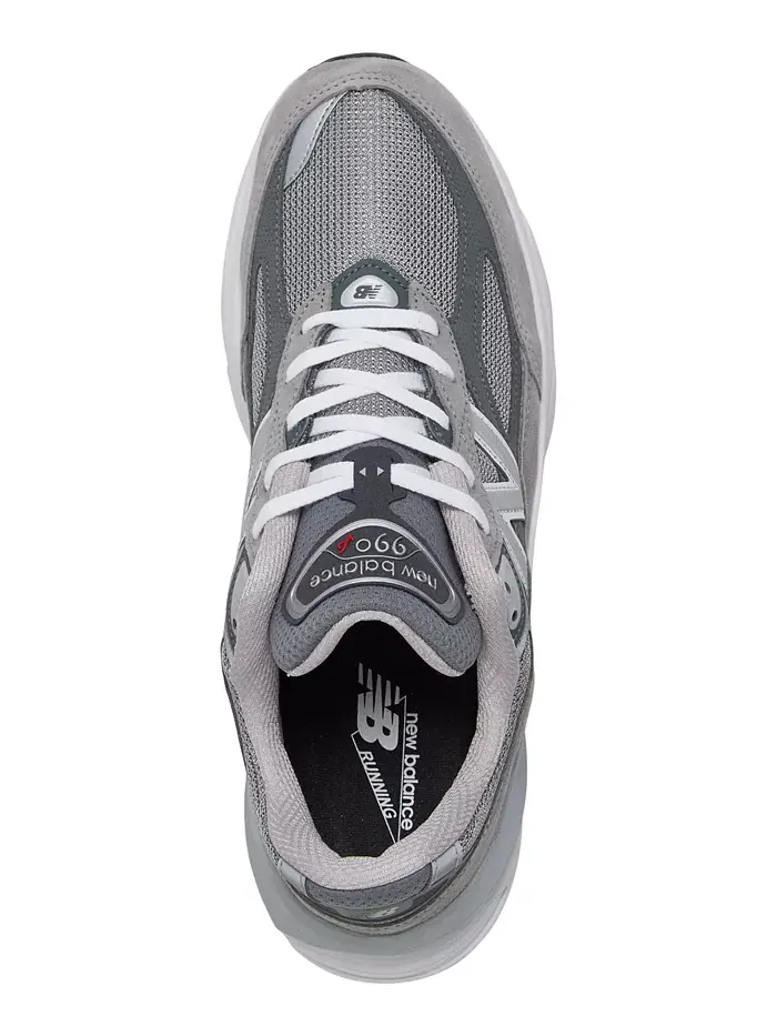 Мужские беговые кроссовки 990 V6 от Finish Line New Balance — изображение 4 из 11, серый