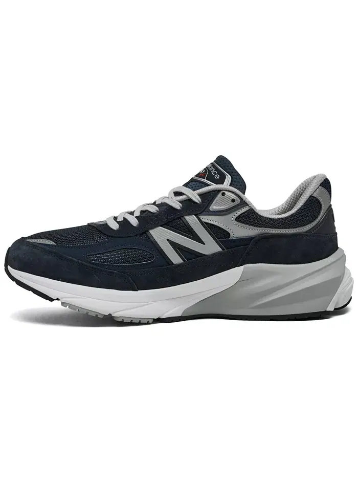 Мужские беговые кроссовки 990 V6 от Finish Line New Balance — изображение 8 из 11, серый