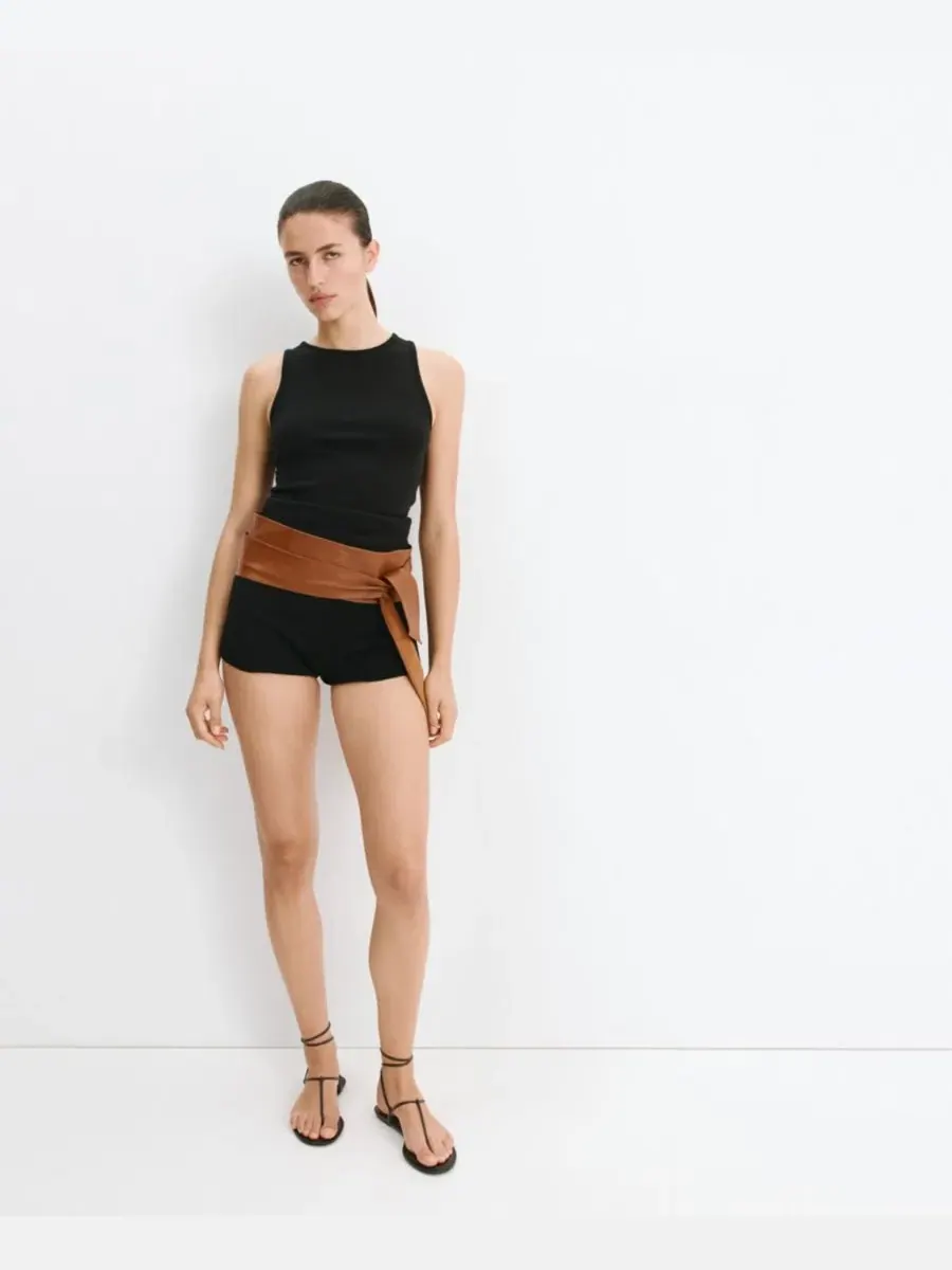 Женские босоножки с ремешками, модель Flat Strappy Sandals MANGO — изображение 2 из 5, шоколад