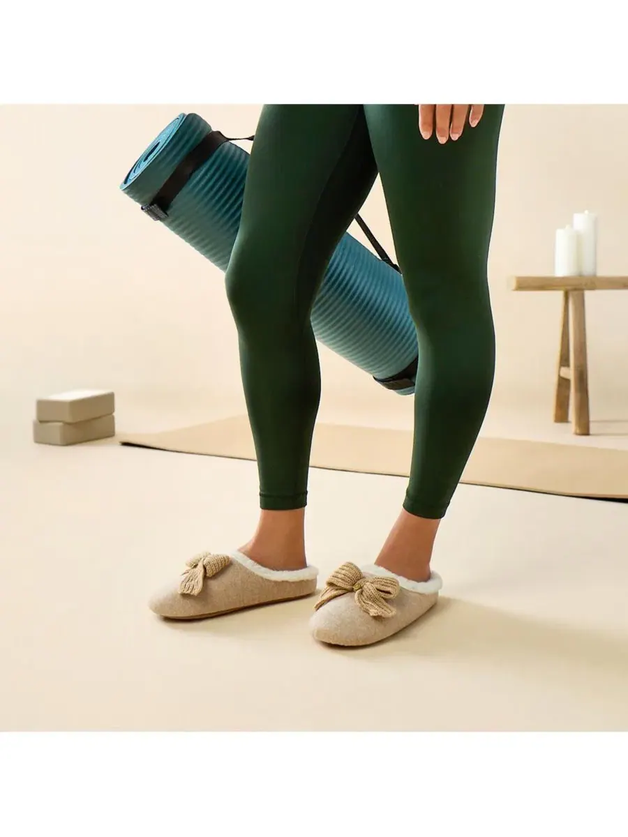 Женские тапочки-клоги Josie Knit Clog Slipper с бантом Dearfoams — изображение 9 из 9, мавент
