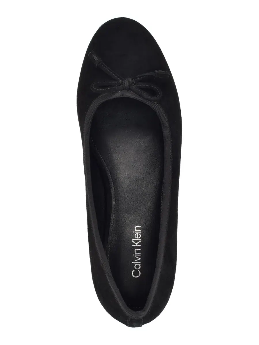 Балетки на низком каблуке Cyrie Calvin Klein — изображение 4 из 5, черный