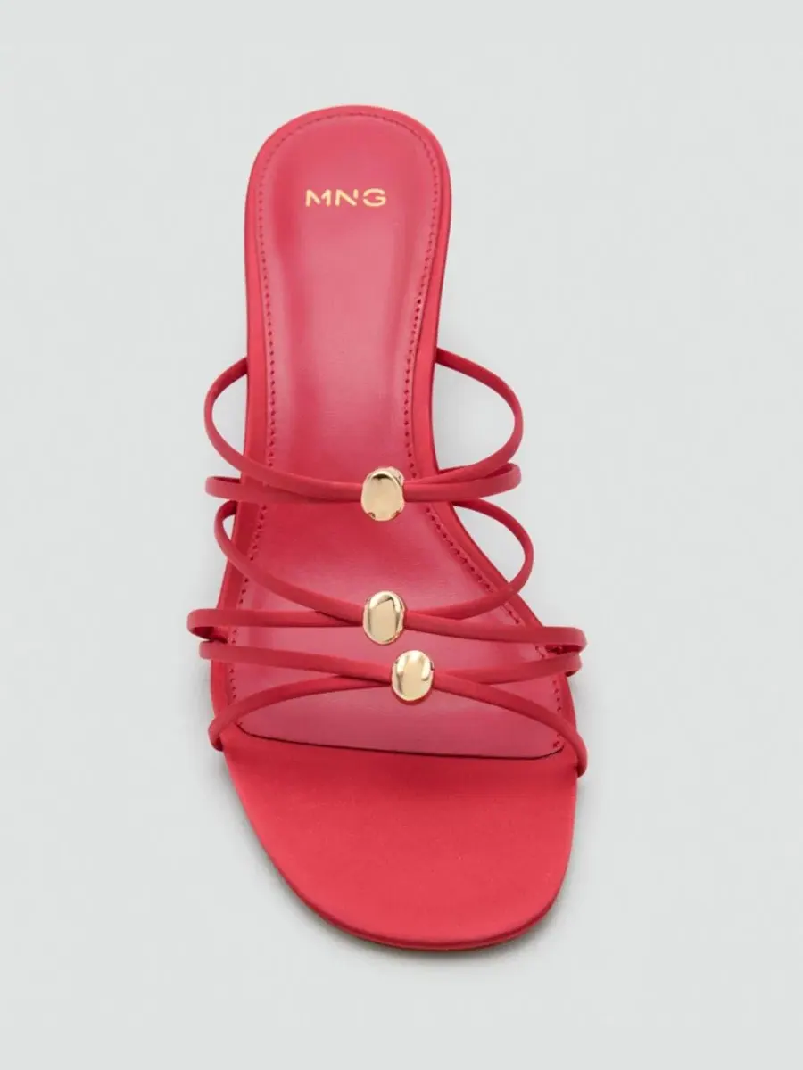 Босоножки на каблуке с ремешками, модель Satin Strap Heeled Sandal MANGO — изображение 4 из 5, красный