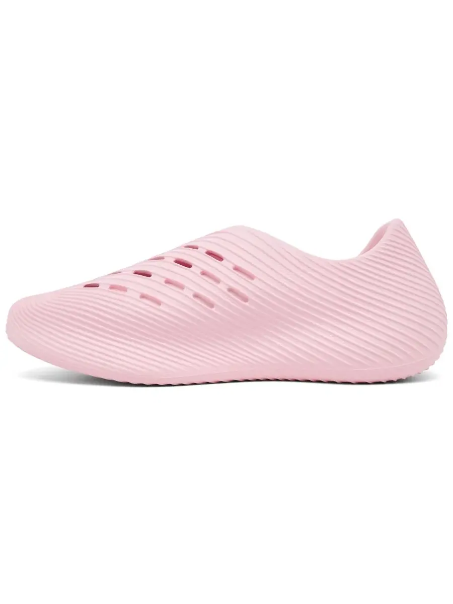 Кроссовки с футуристичным дизайном, slip-on adidas — изображение 3 из 6