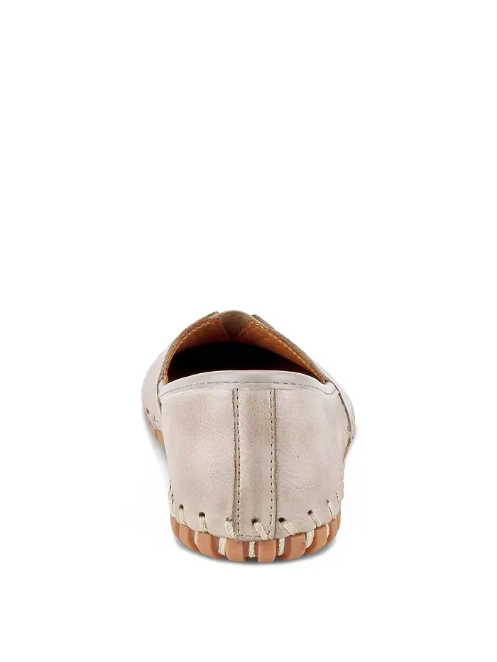 Туфли Kathaleta Leather Slip-On Comfort Flats с V-образной эластичной выемкой, поддержкой свода — изображение 6 из 6, серый