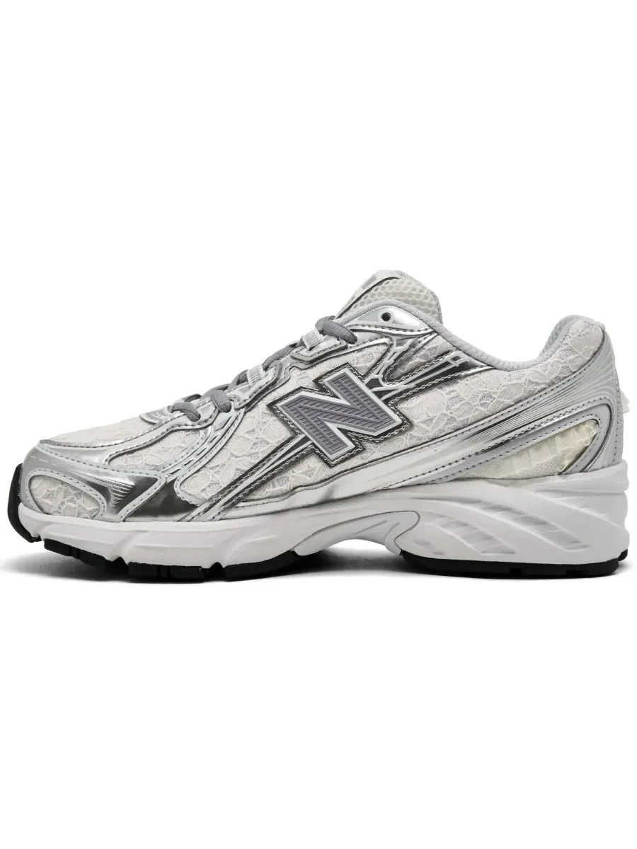 Кроссовки женские 740 New Balance — изображение 3 из 6, бежевый
