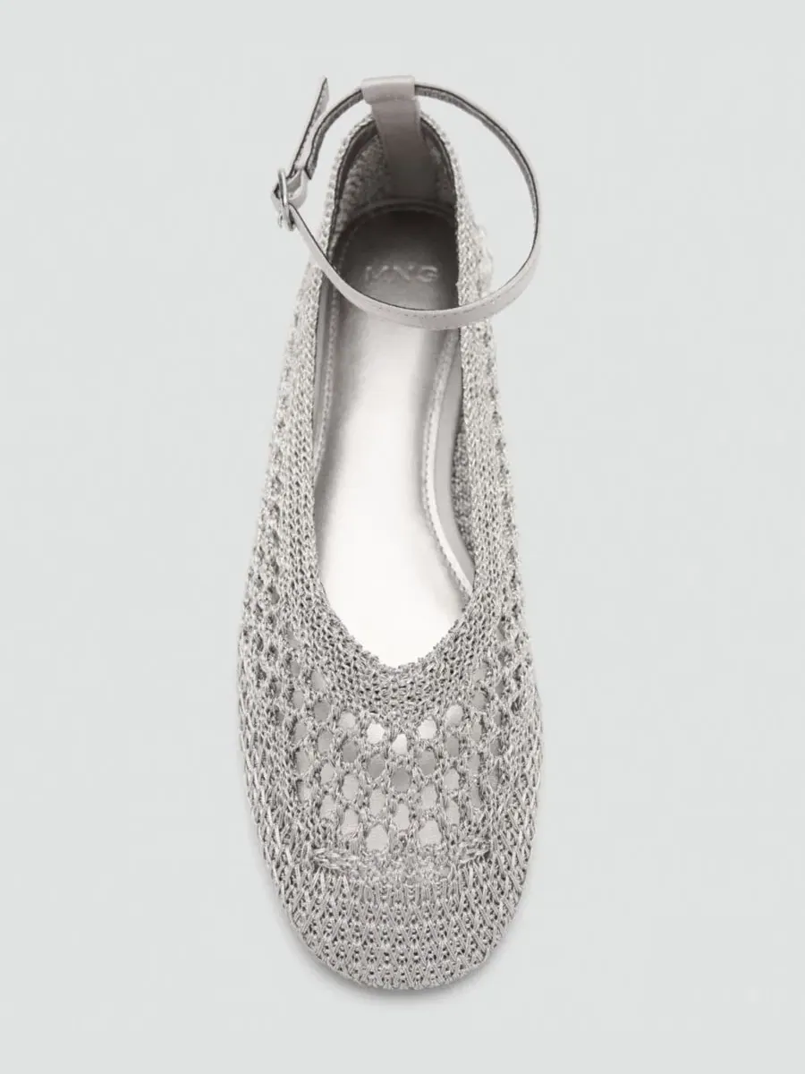 Балетки с перепончатым верхом и пряжкой, модель Ankle Strap Crocheted Ballet Flats MANGO — изображение 2 из 4, серебряный