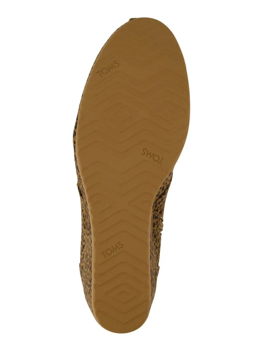 Ботинки на танкетке Desert Wedge Plus Lace-Up TOMS, Toffee Micro Leopard Print — изображение 5 из 5