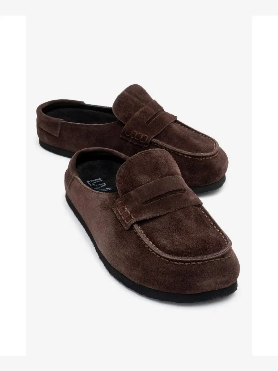 Женские мюли из замши с плоской подошвой Forever & Always Shoes — изображение 3 из 6, коричневый