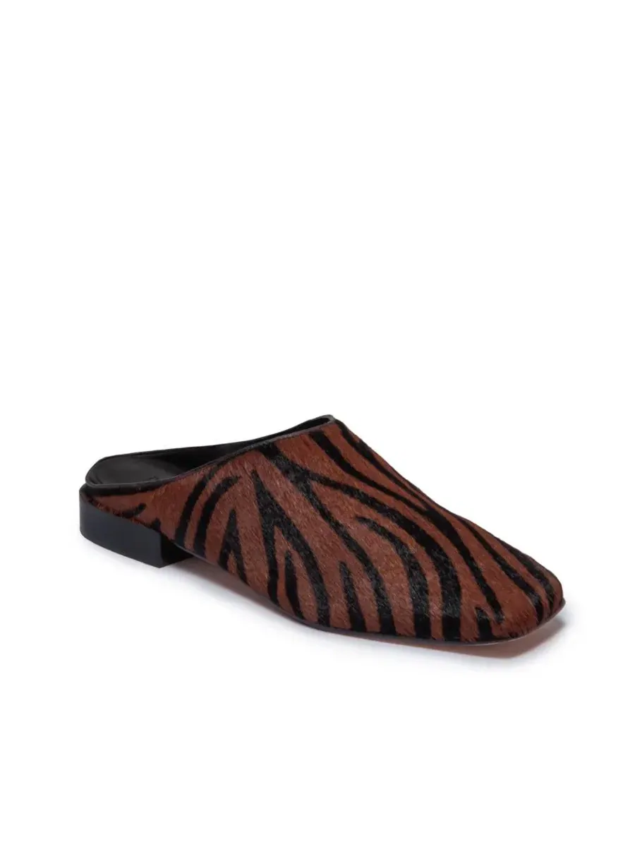 Мюли из волосяного теленка с квадратным носком Bernardo Porto Haircalf Mule, Zebra — изображение 2 из 5