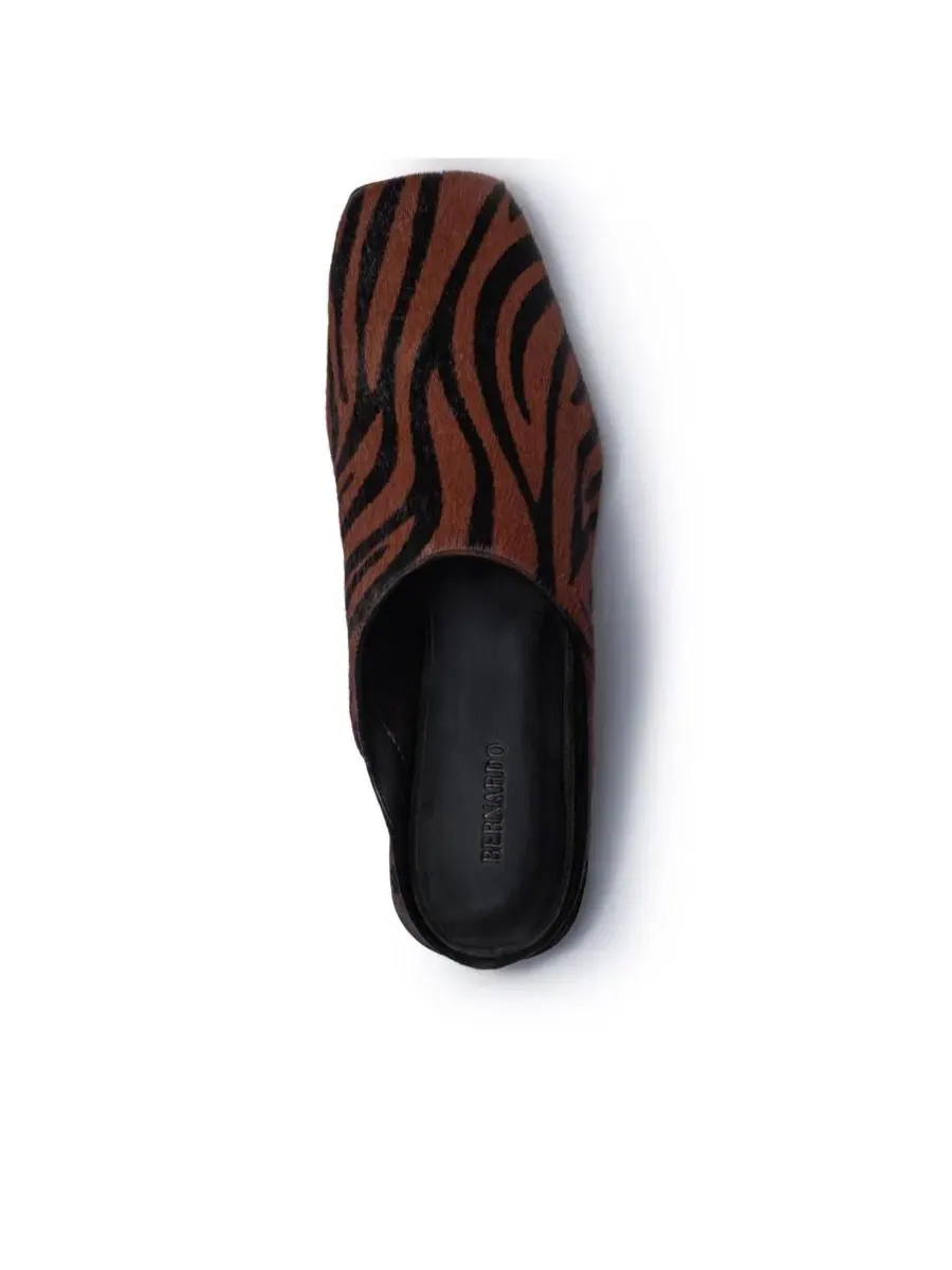 Мюли из волосяного теленка с квадратным носком Bernardo Porto Haircalf Mule, Zebra — изображение 3 из 5