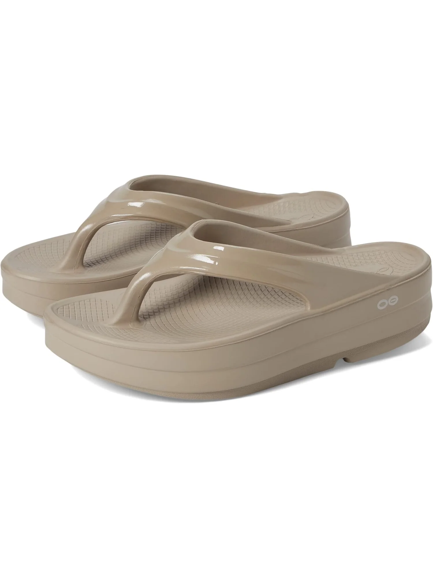 Сандалии OOFOS Oomega Thong, цвет Nomad — 1