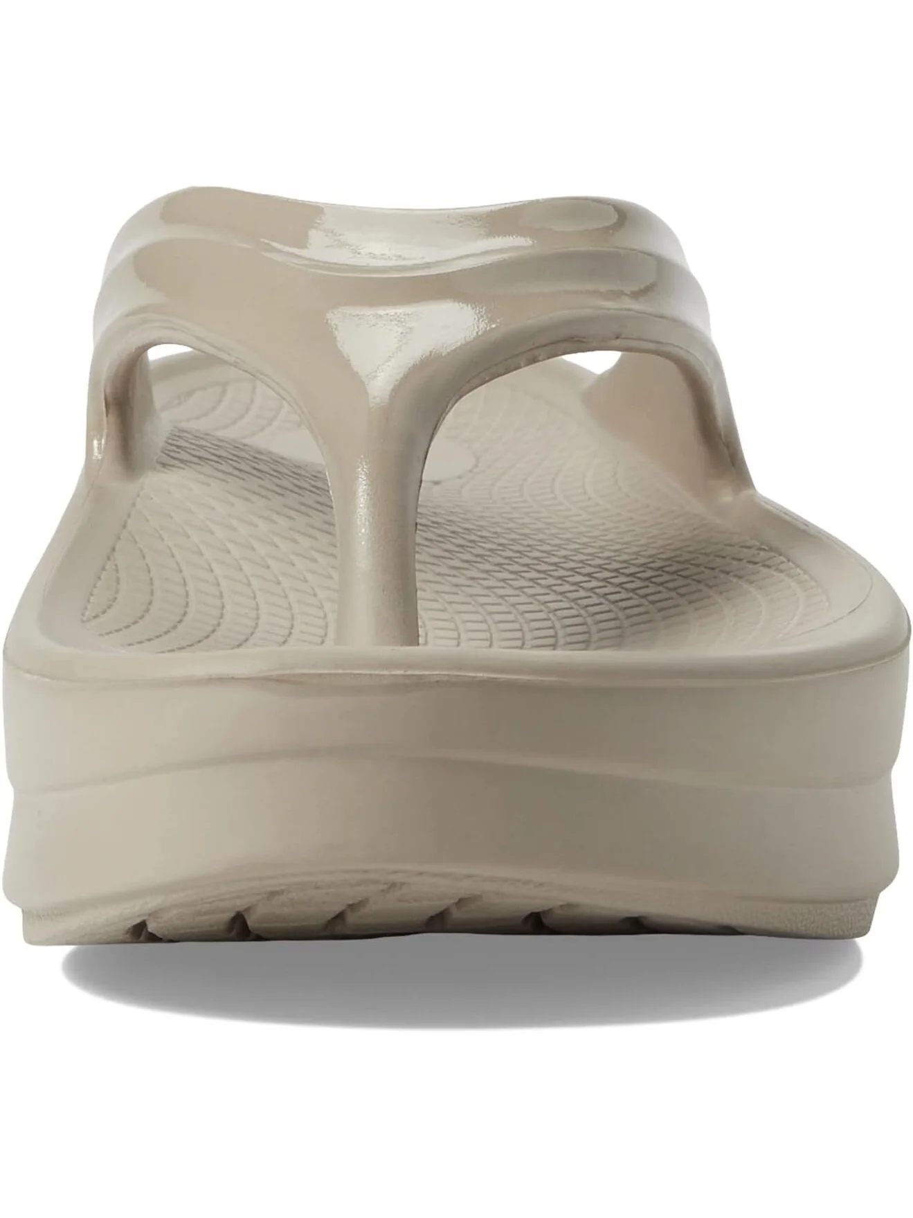 Сандалии OOFOS Oomega Thong, цвет Nomad — 2