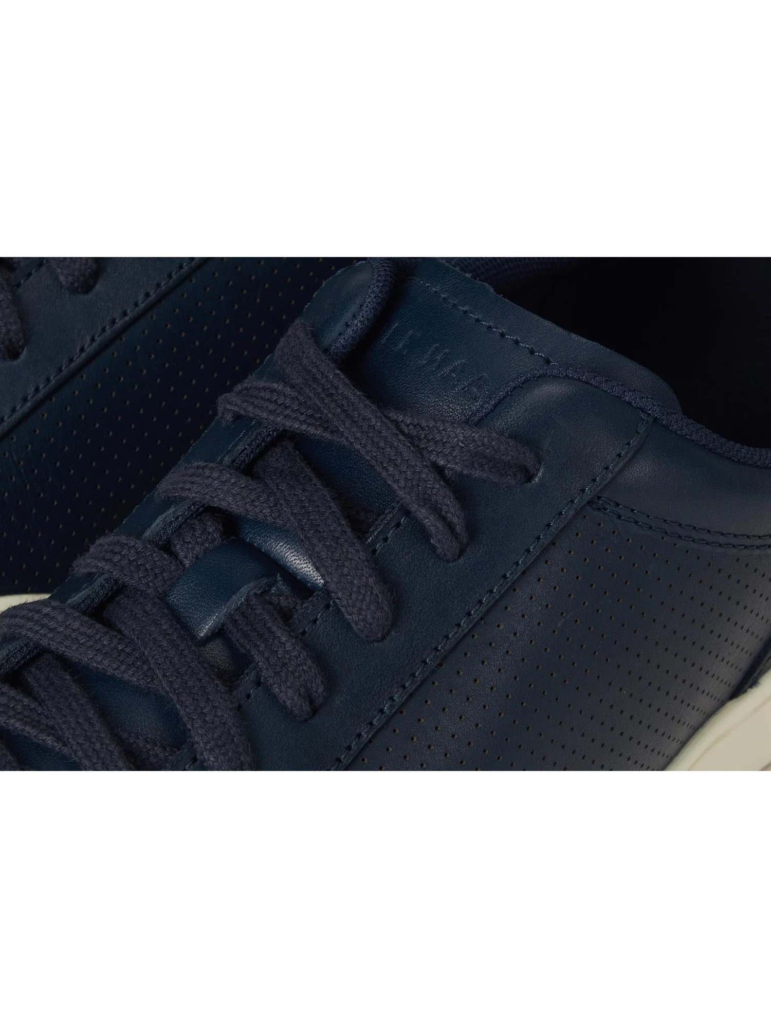Кроссовки Cole Haan Grand Crosscourt Modern Perforated Lace To Toe Sneakers — 6
