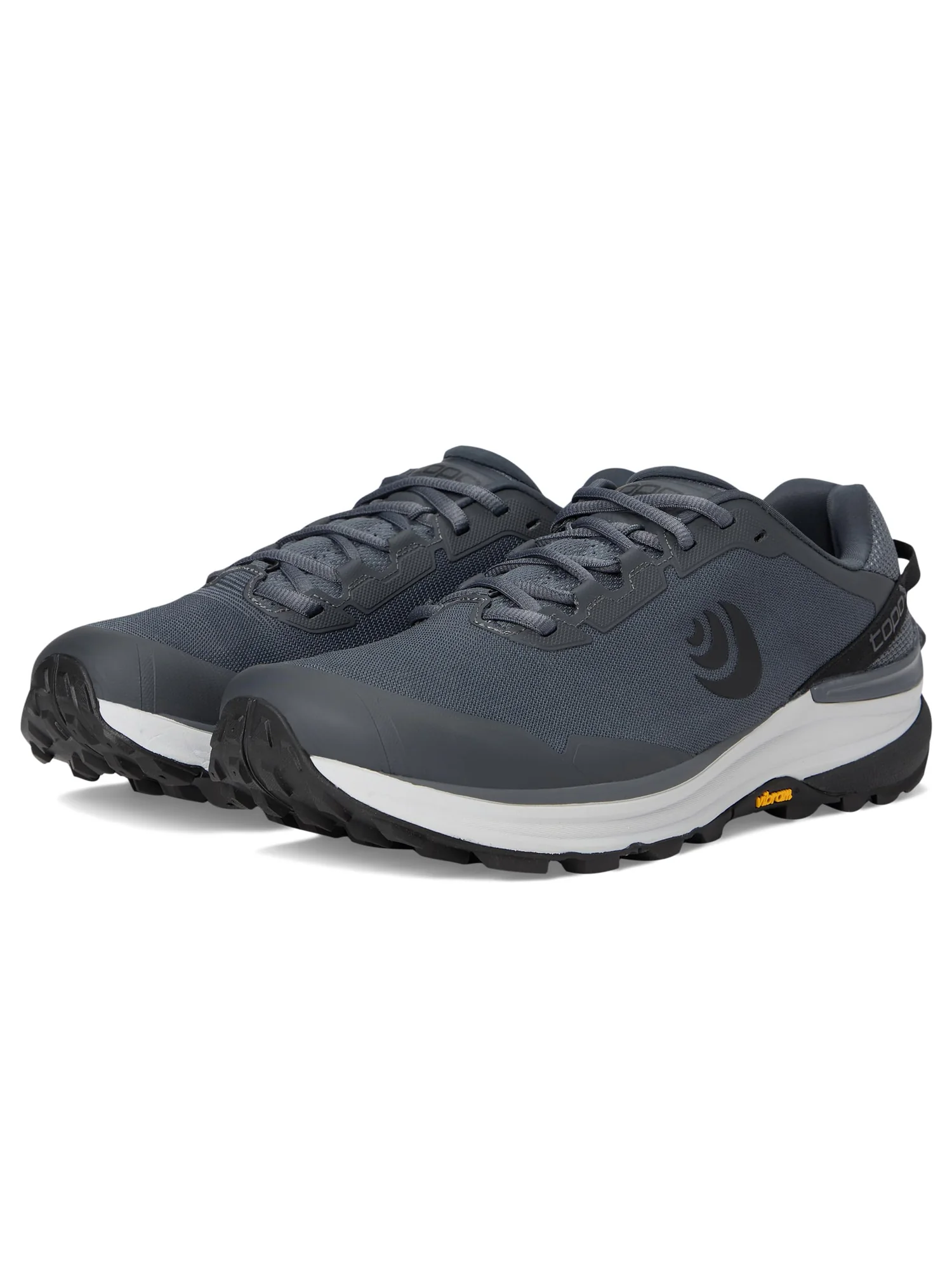 Кроссовки Topo Athletic Traverse — серый