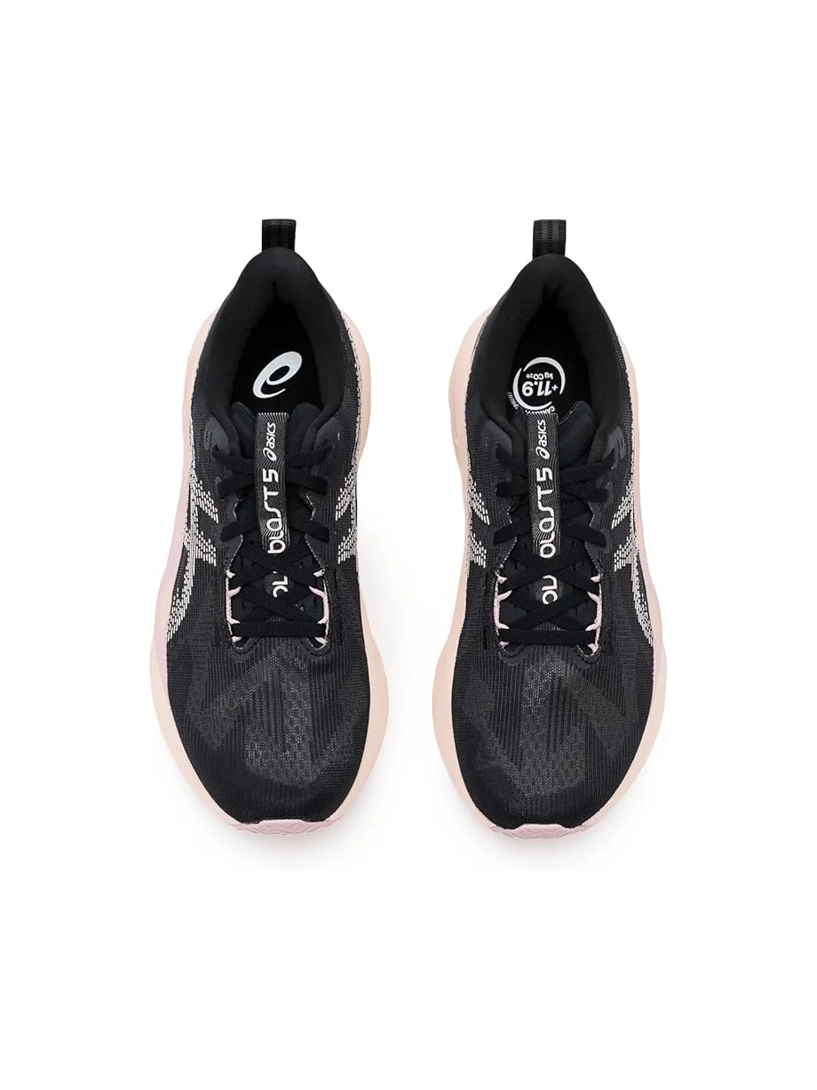 Женские кроссовки ASICS Novablast 5 — 2