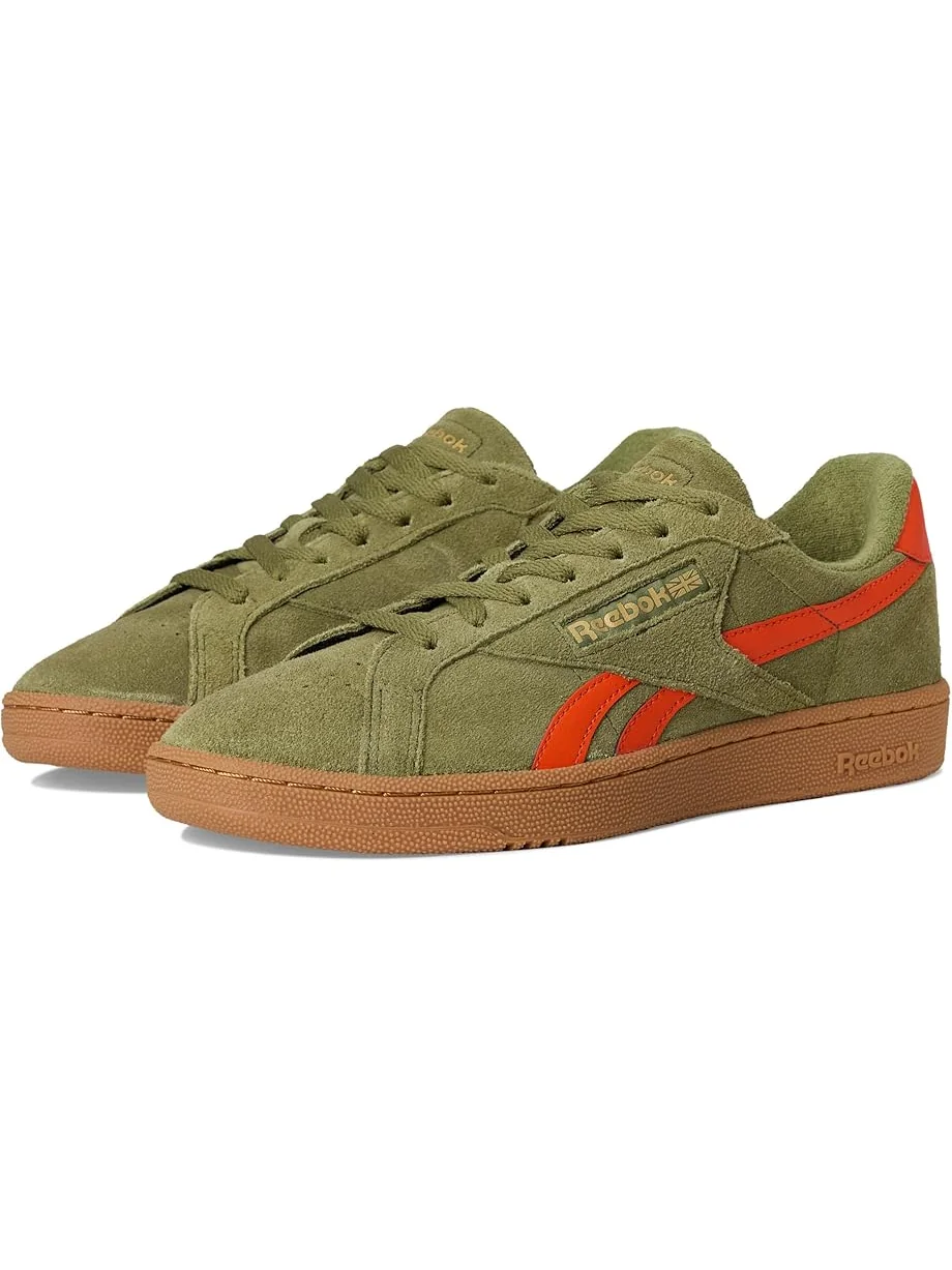 Унисекс кроссовки Reebok Lifestyle Club C Grounds UK, Deepolive/Pumporange/Gum — оранжевый