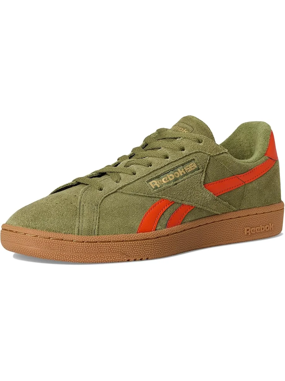 Унисекс кроссовки Reebok Lifestyle Club C Grounds UK, Deepolive/Pumporange/Gum — 7