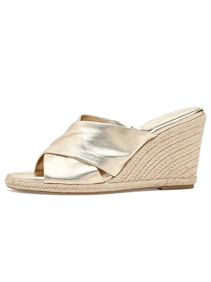 Босоножки на танкетке с перекрестными ремешками Fisella Vince Camuto — 5