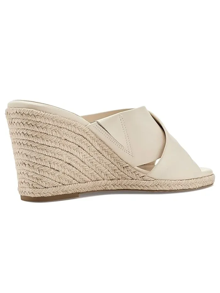 Босоножки на танкетке с перекрестными ремешками Fisella Vince Camuto — 4