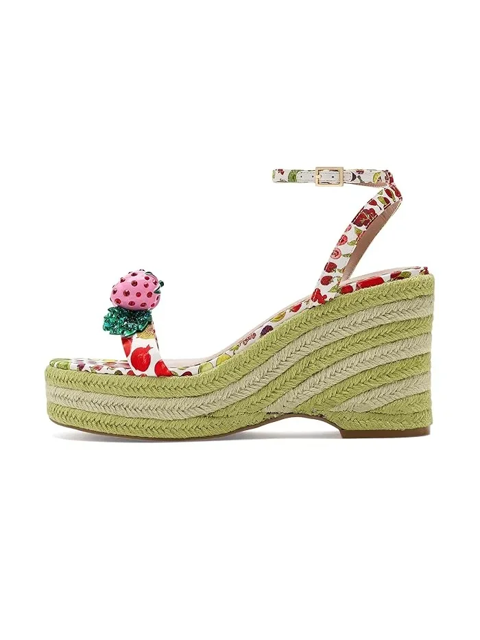 Босоножки на каблуке с принтом клубники Bobbie Blue by Betsey Johnson — 5