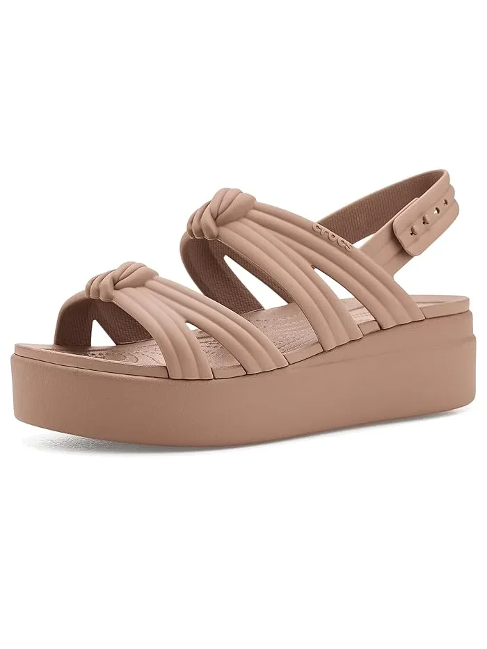 Туфли-лодочки на платформе Brooklyn Knot Low Wedge Crocs, Latte Knot — 1