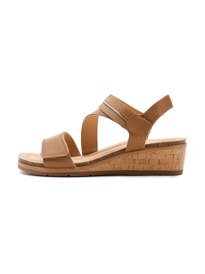 Туфли-лодочки на низком каблуке Kacha Wave Clarks — изображение 5 из 5, бежевый