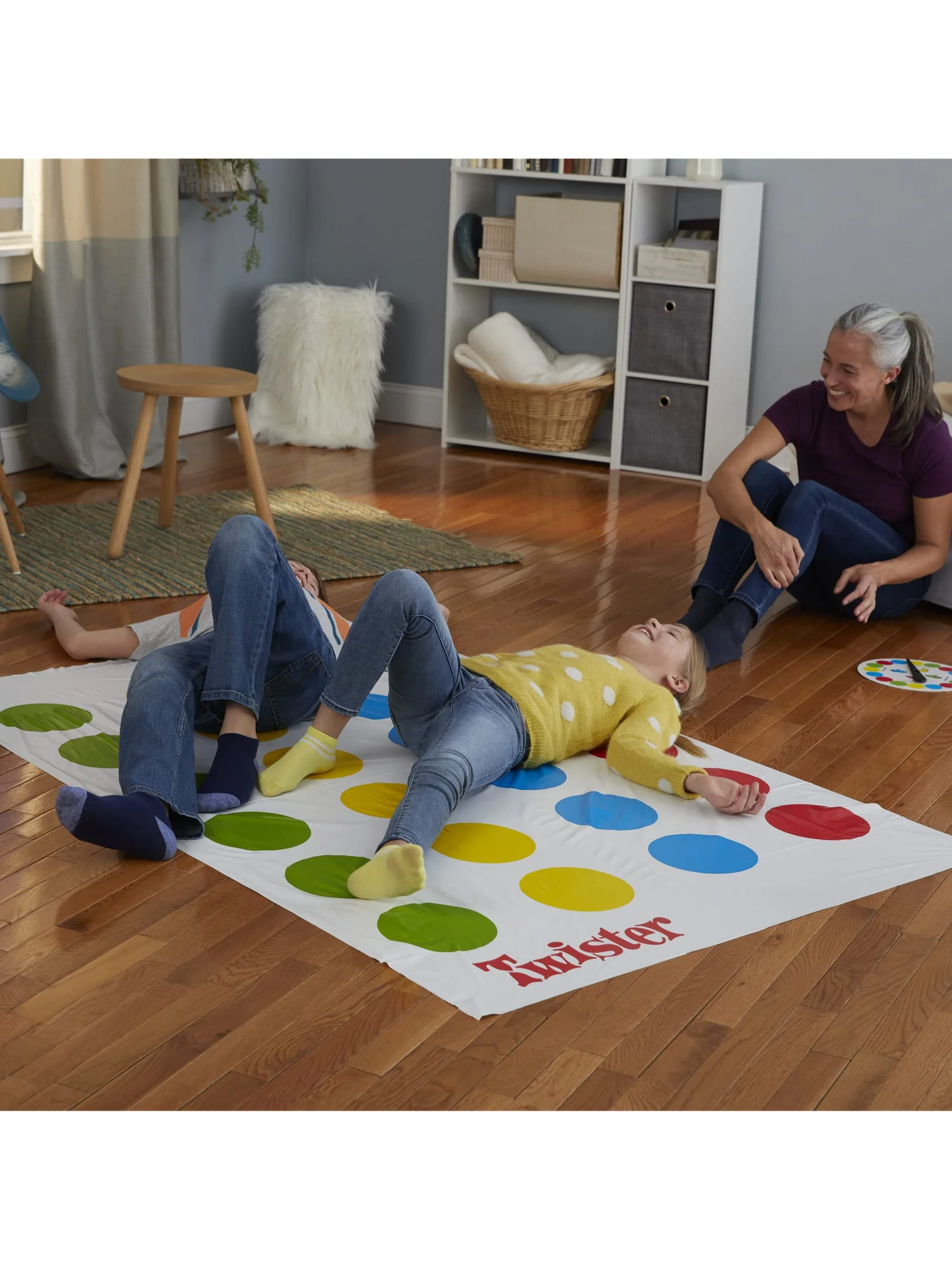 Hasbro Twister классическая настольная игра, цветной коврик — изображение 2 из 11, разноцветный