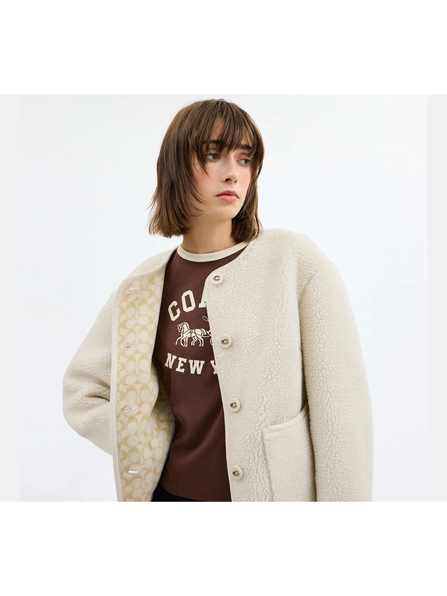 Короткая куртка-кардиган Coach из шерпы, бежевая — 14