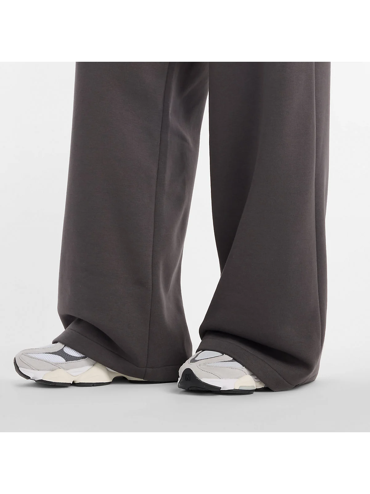 Брюки New Balance Reimagined Fleece черные — 7