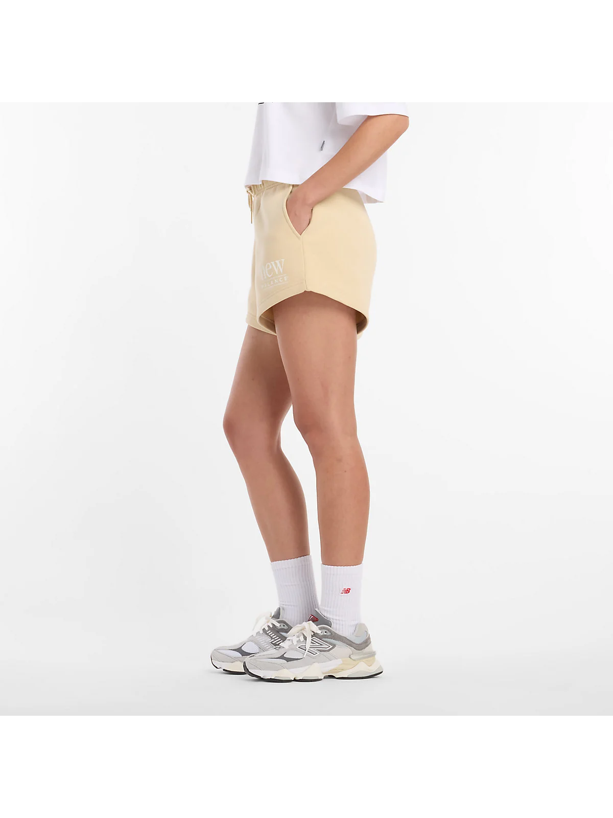 Шорты New Balance Reimagined Fleece Short — изображение 5 из 7, бежевый