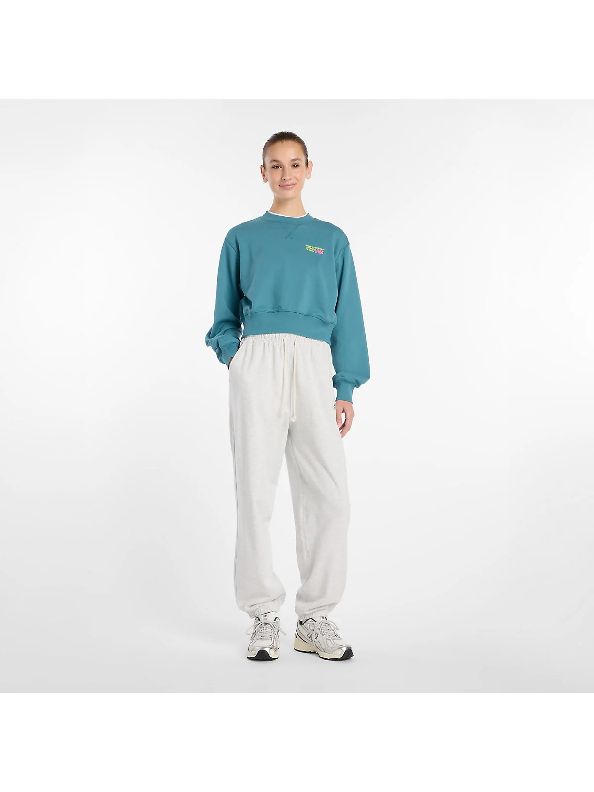 New Balance Athletics Premium Logo Relaxed Crop Crew — 2