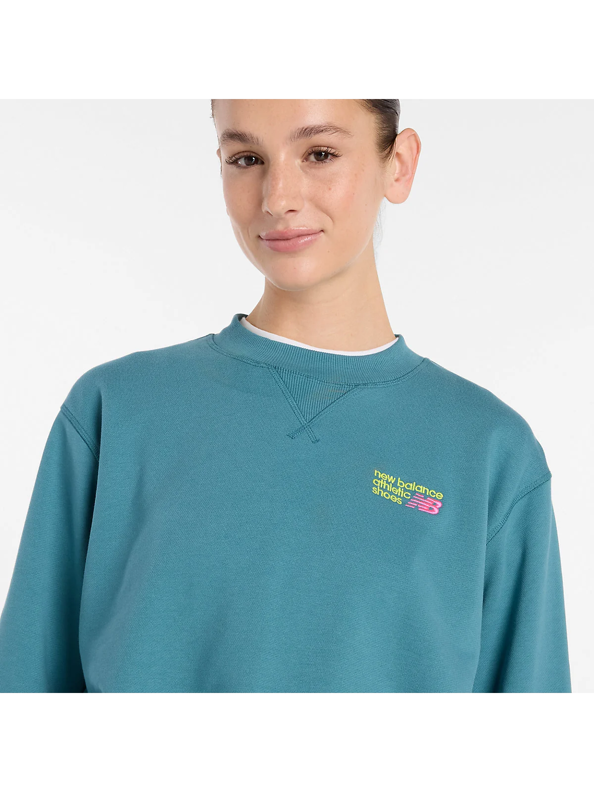 New Balance Athletics Premium Logo Relaxed Crop Crew — 3