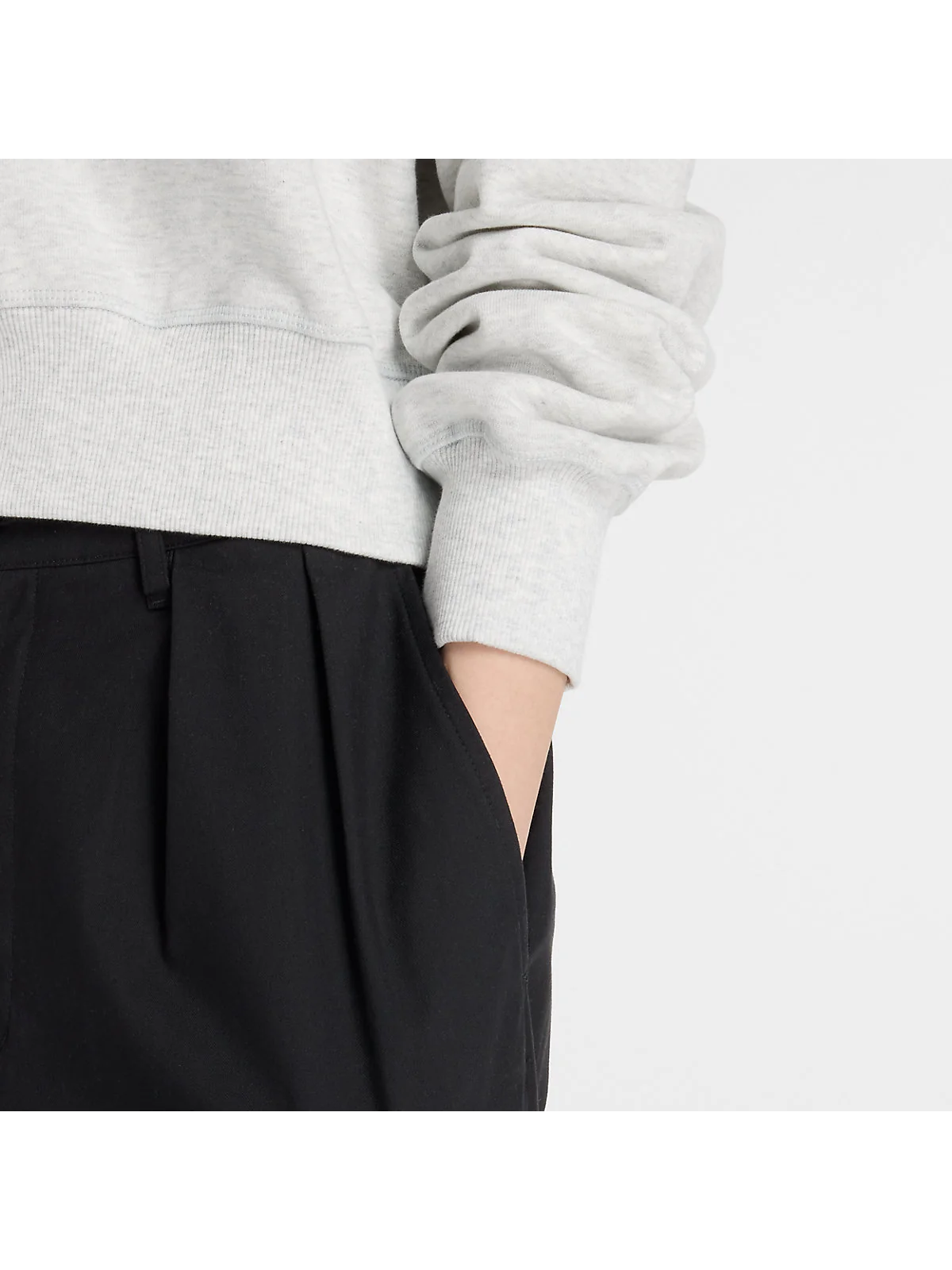 New Balance Athletics Premium Logo Relaxed Crop Crew — 6