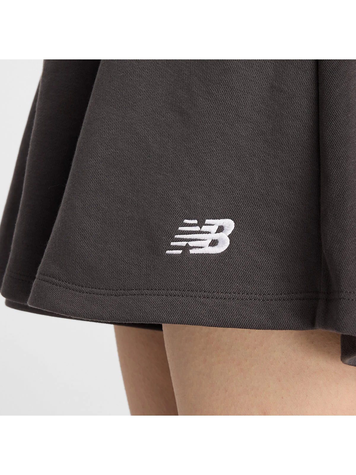 Женские шорты New Balance French Terry Circle — 5