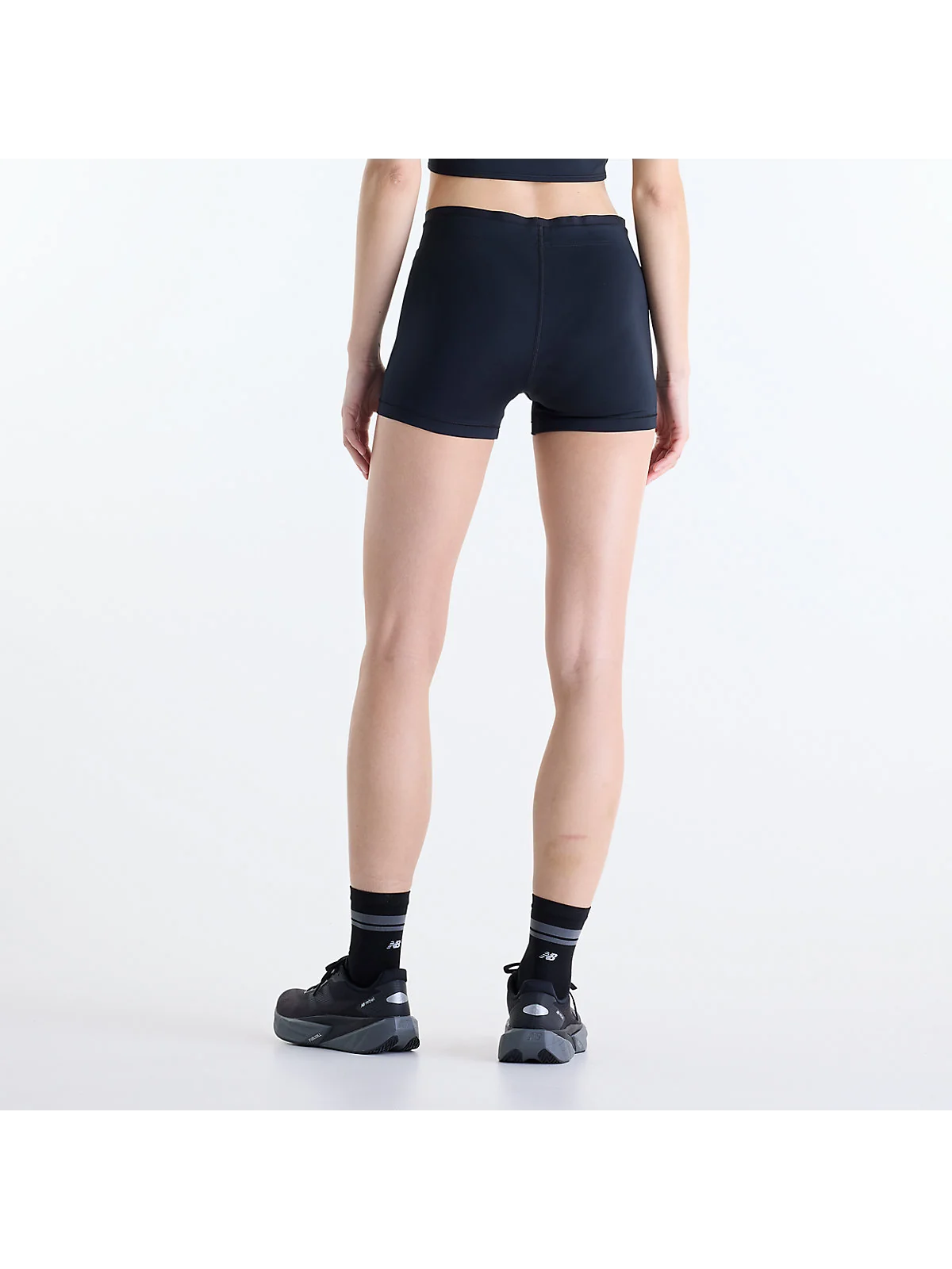 Женские шорты New Balance Fast Days Hot Short — 3