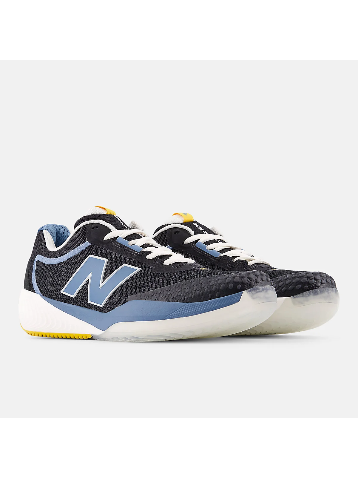 Кроссовки New Balance FuelCell 996v6 зелёного цвета под другим ракурсом.
