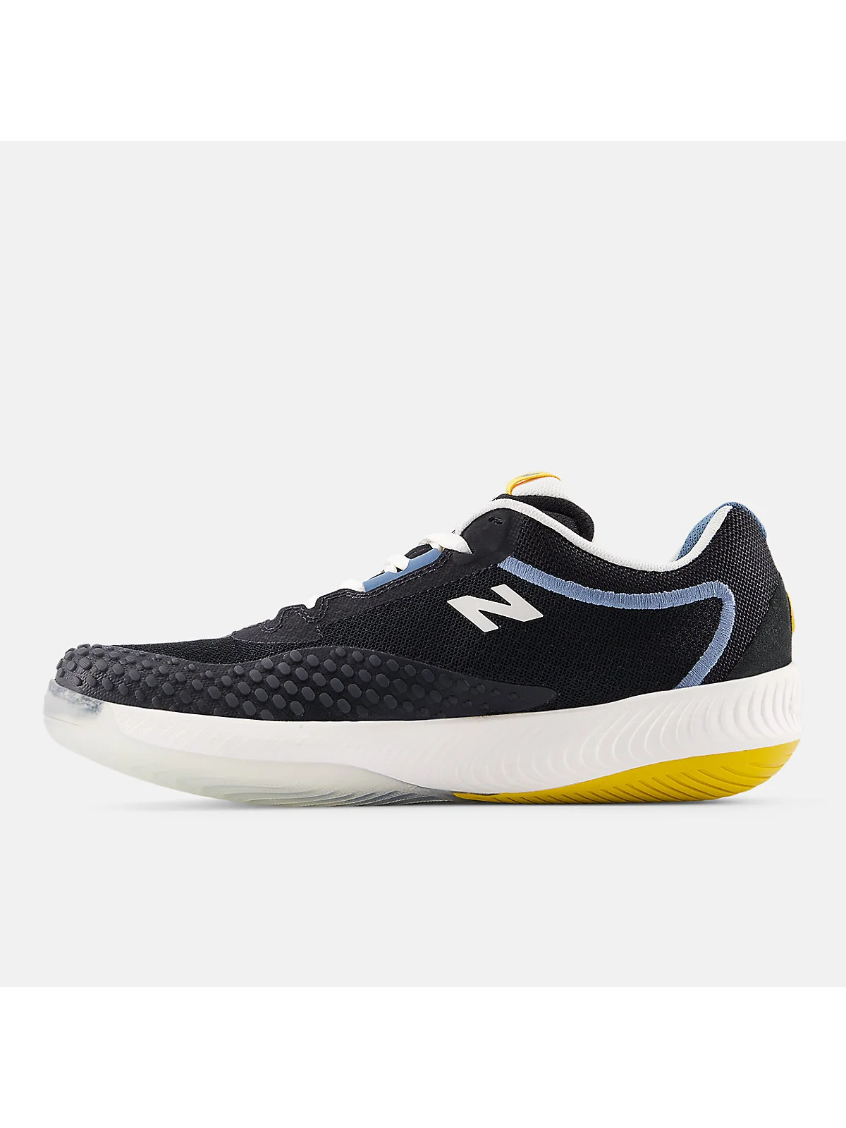 Вид сзади зелёных кроссовок New Balance FuelCell 996v6.