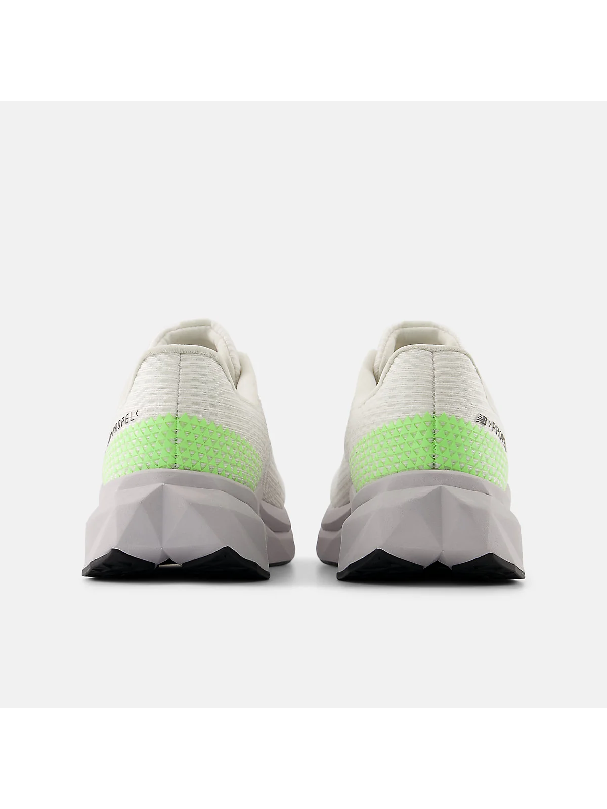 Женские кроссовки New Balance FuelCell Propel v5 — 5