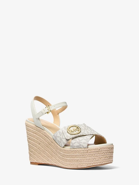 Michael Kors Hannah — босоножки на танкетке из текстиля с фирменным принтом