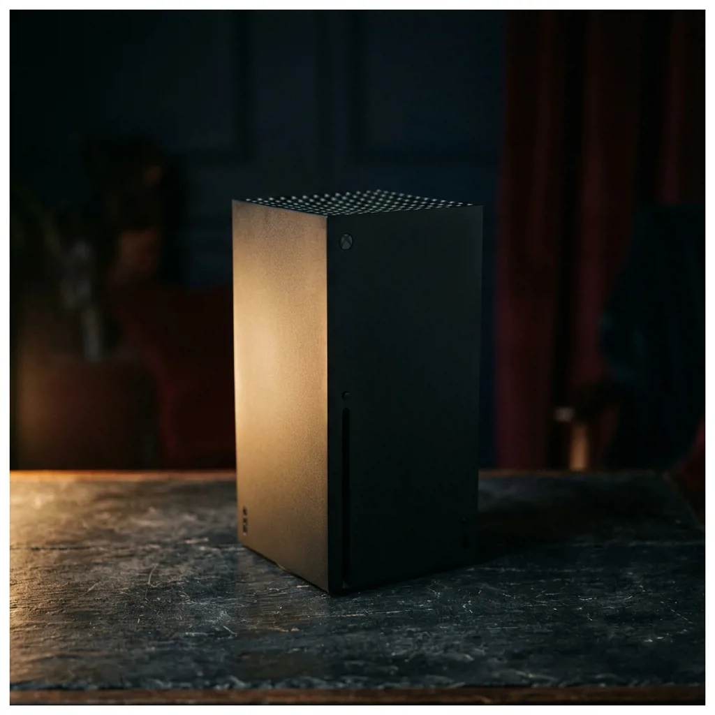 Игровая консоль Xbox Series X чёрного цвета