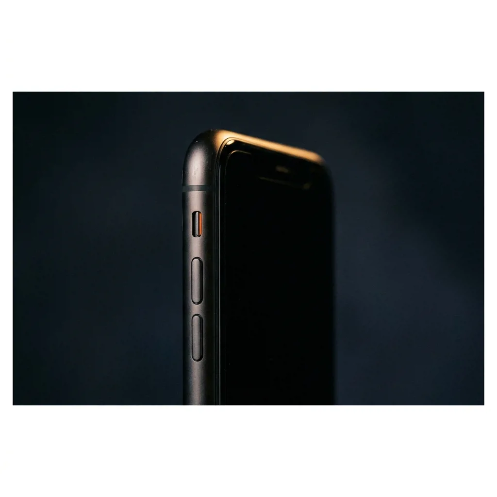 iPhone 11 128 ГБ — боковая грань