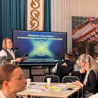 Мектепте педагогикалық кеңестің отырысы өтті, онда оқу-тәрбие процесін ұйымдастырудың негізгі мәселелері қаралды