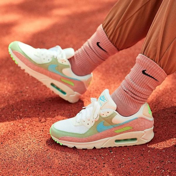 Nike Air Max 90 Sneakers