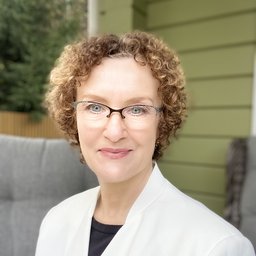 Елена Лапихина