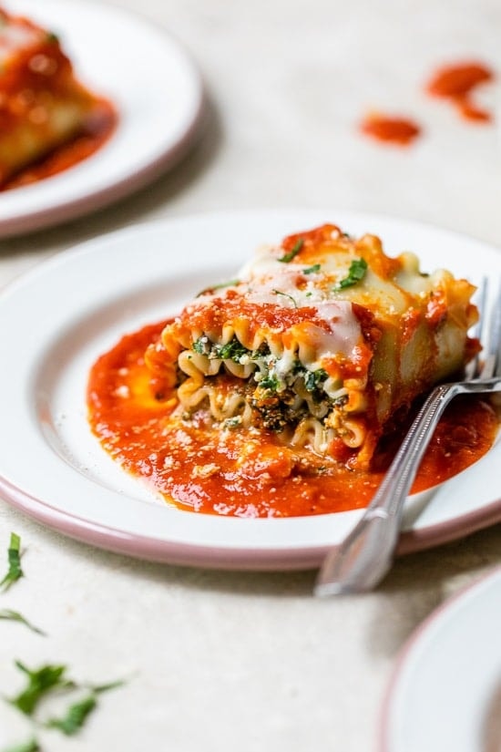 Лазанья-роллы с грибами и капустой кейл